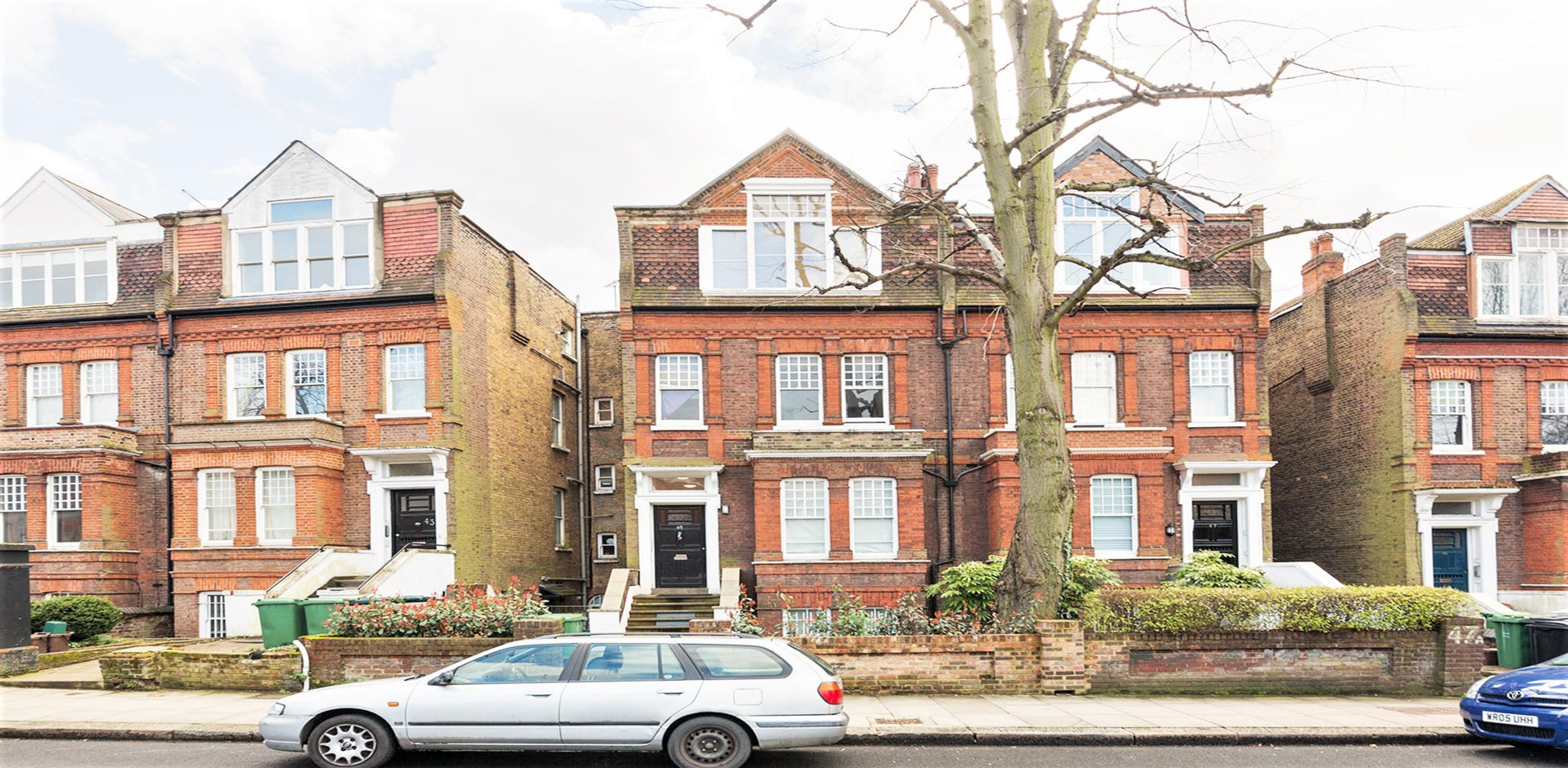 			3 Bedroom, 2 bath, 1 reception Flat			 Broadhurst Gardens, West Hampstead NW6